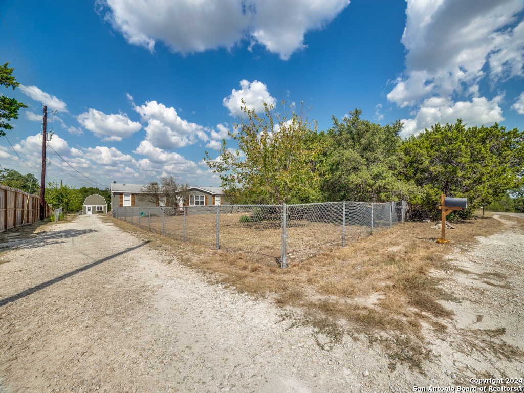 1097 Mountain View Dr