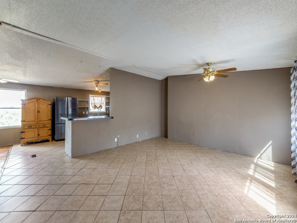 1097 Mountain View Dr