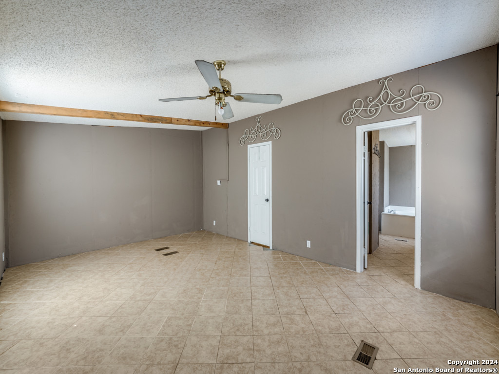 1097 Mountain View Dr