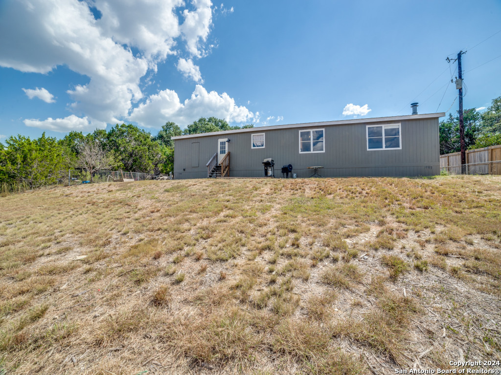 1097 Mountain View Dr