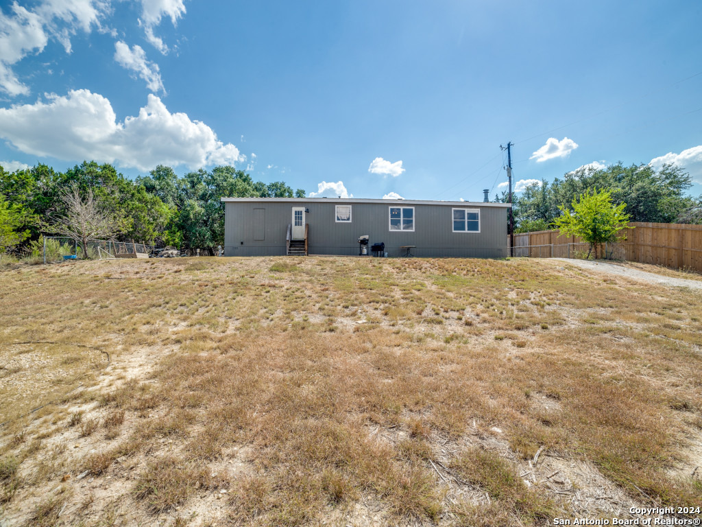 1097 Mountain View Dr