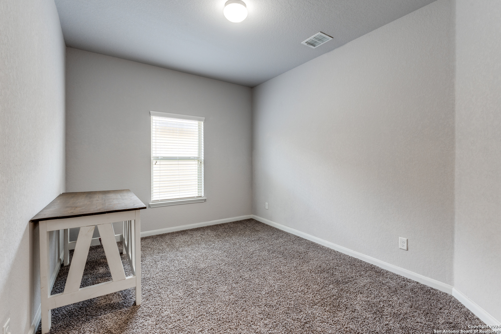 8918 Holland Park