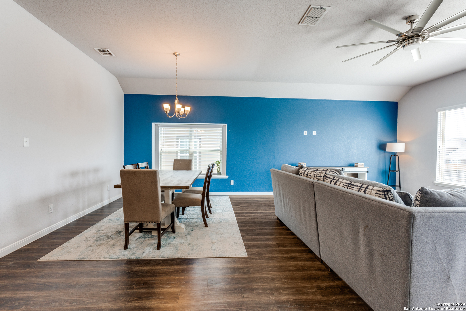 8918 Holland Park