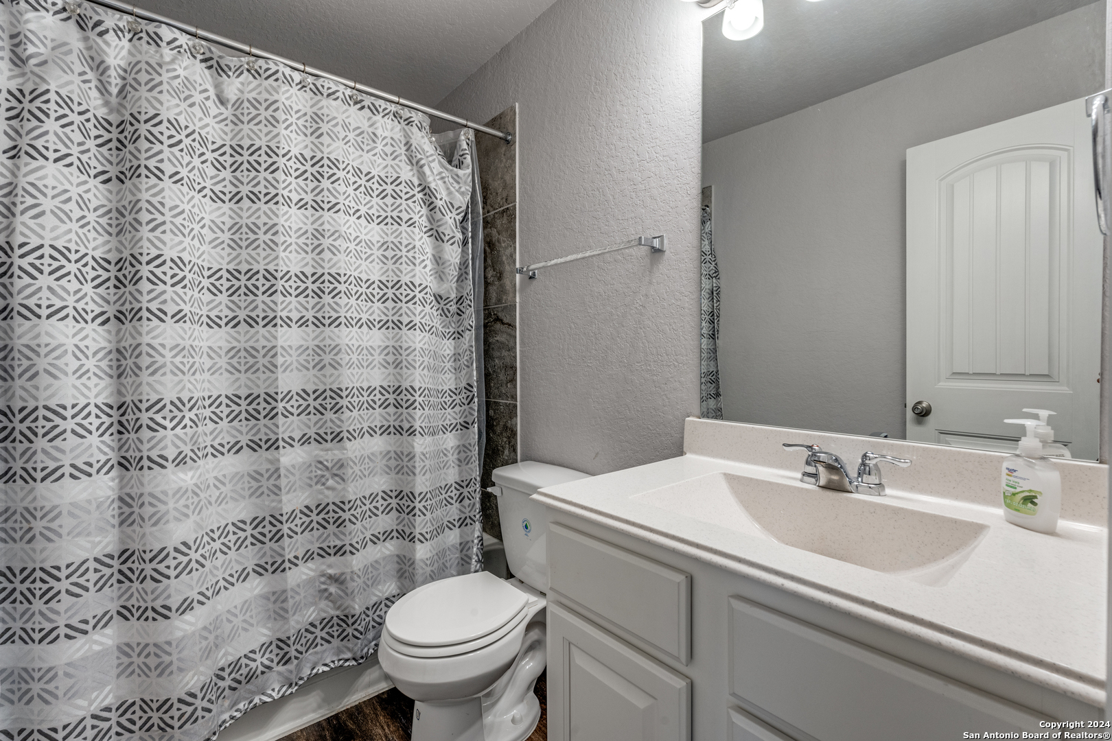 8918 Holland Park