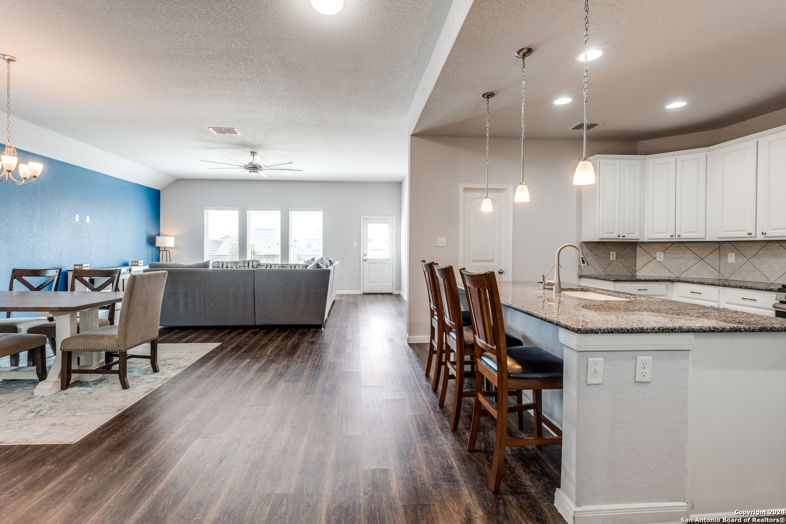 8918 Holland Park
