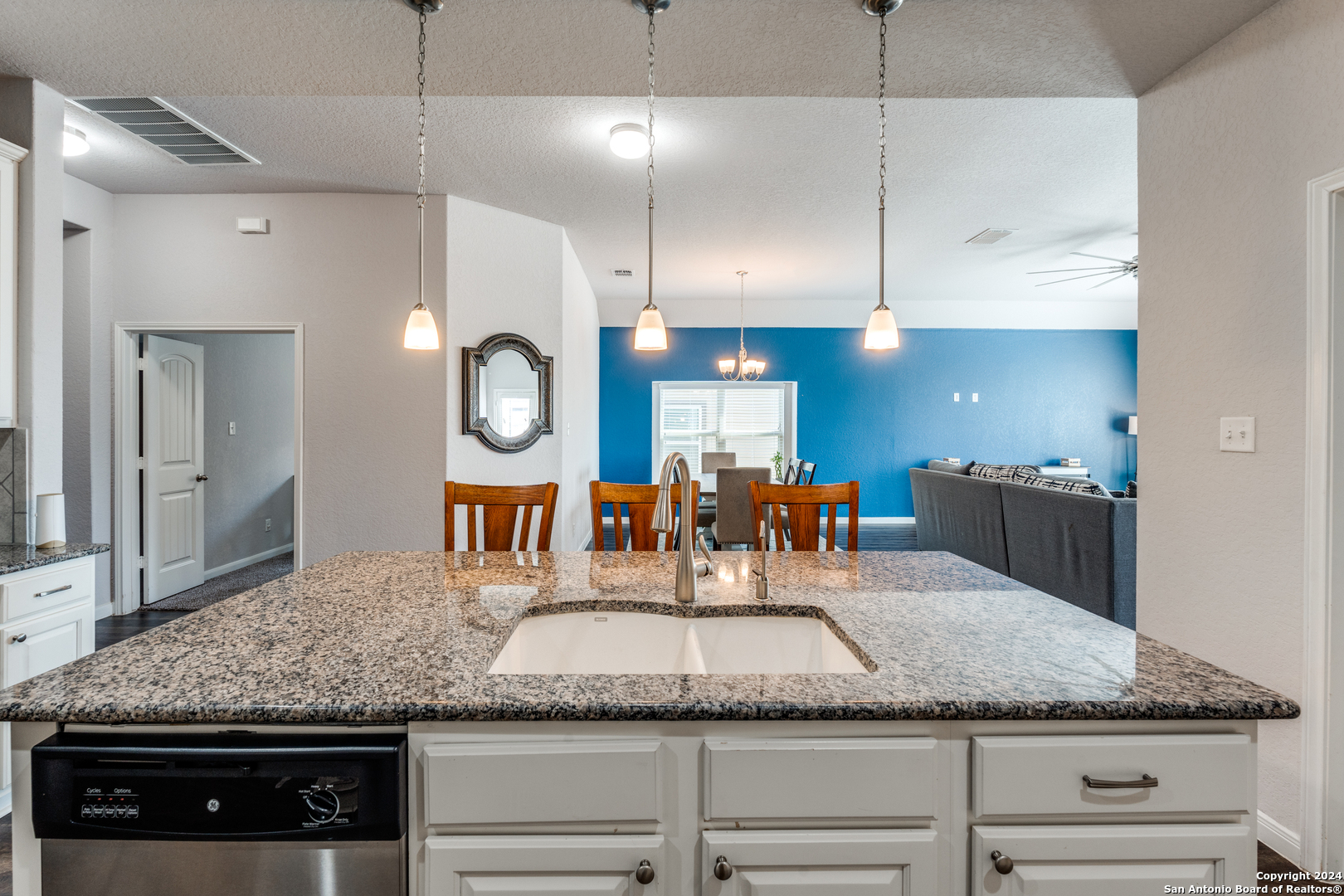 8918 Holland Park