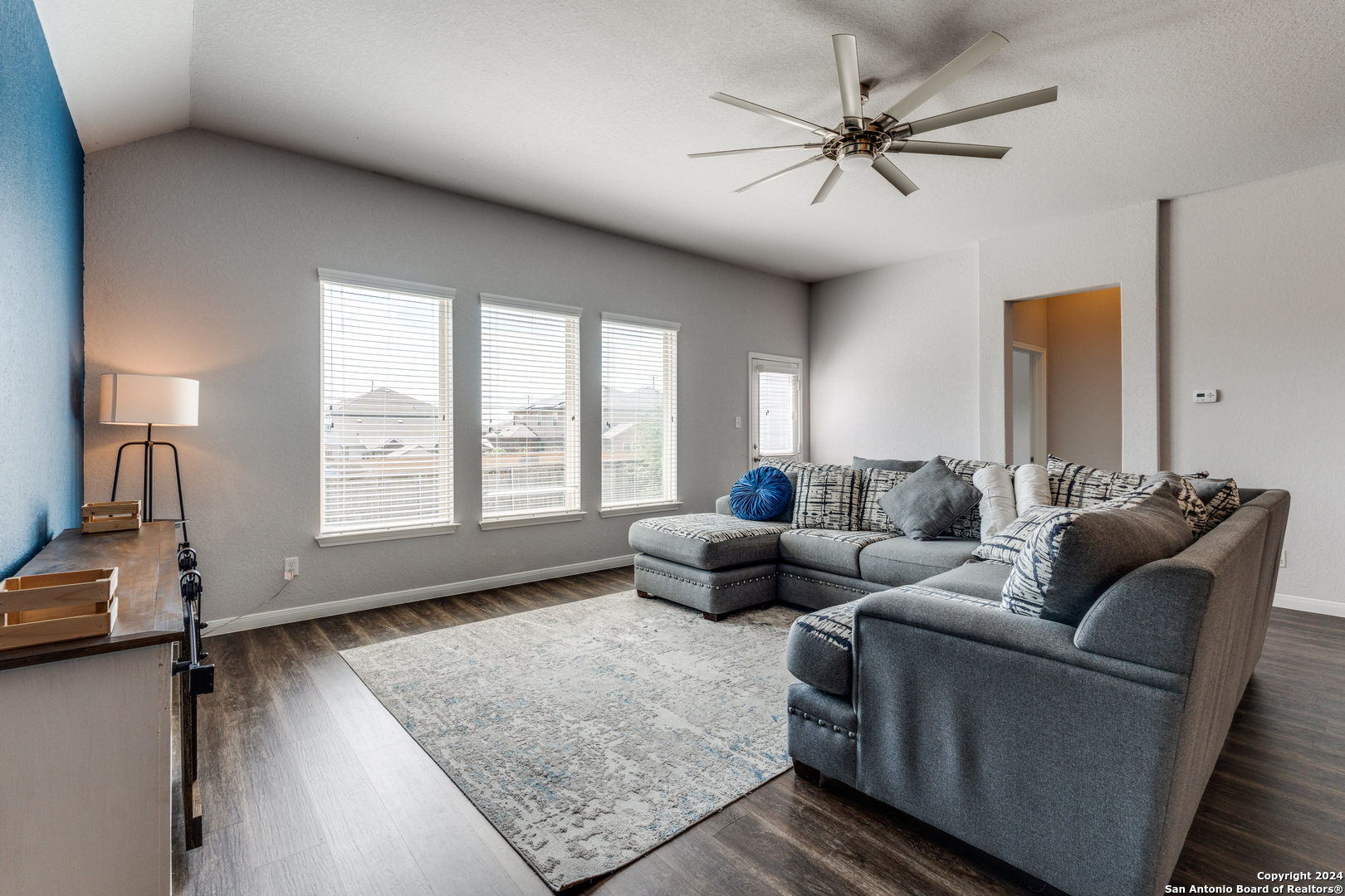 8918 Holland Park