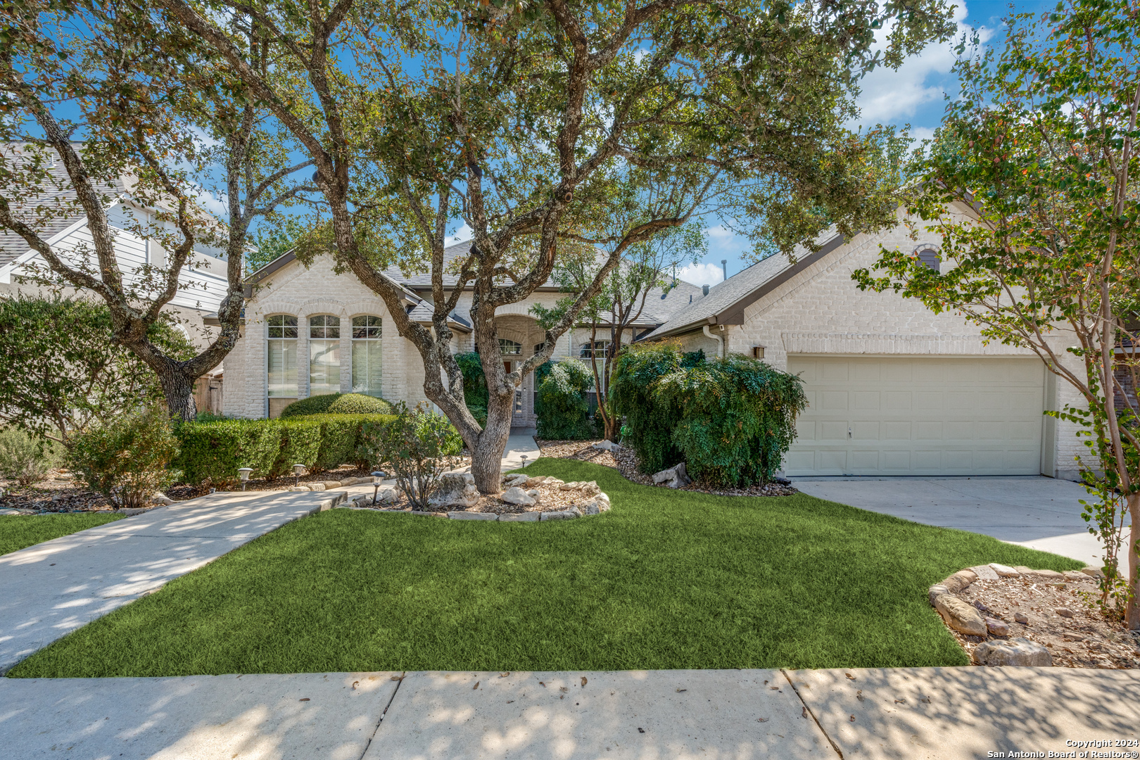 1702 SANDRINGHAM