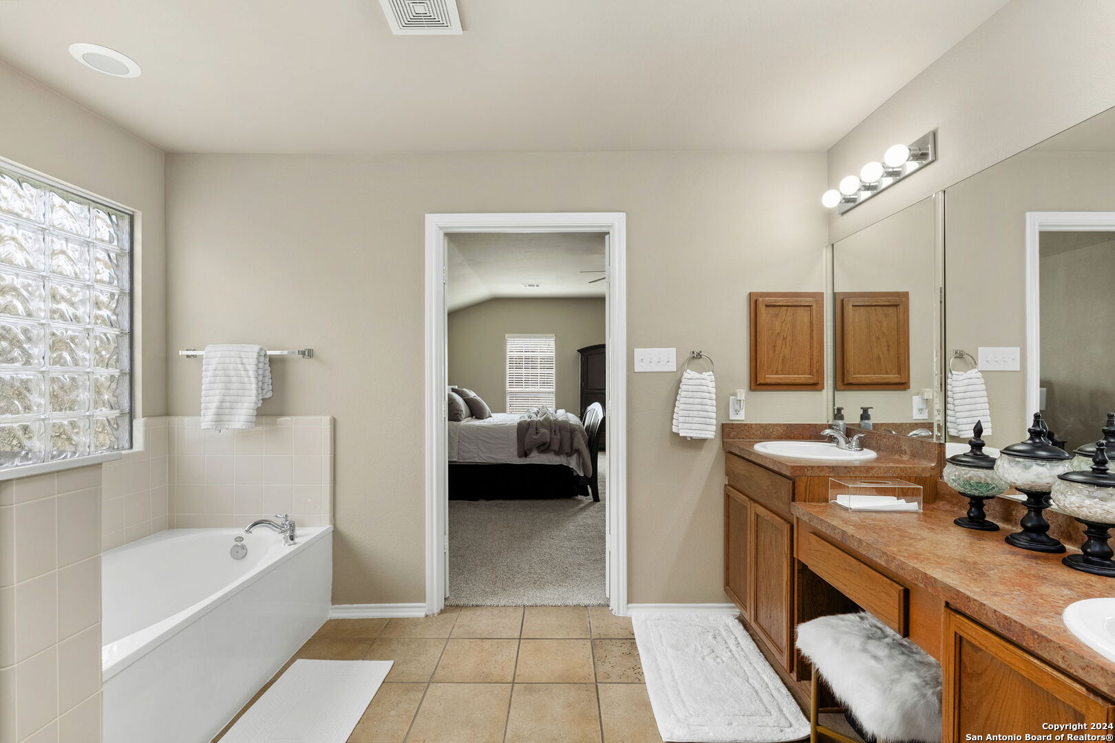 10819 Bridle View