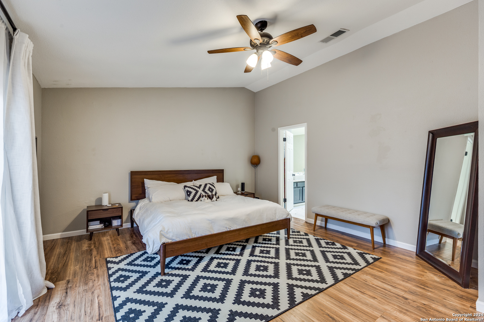 7122 Mountain Grove