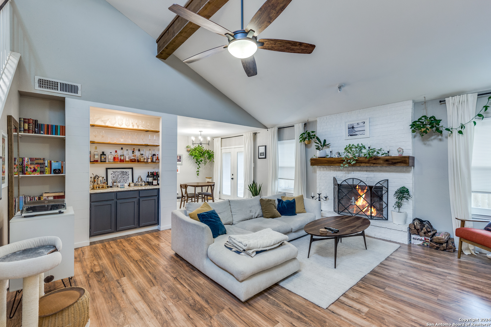 7122 Mountain Grove