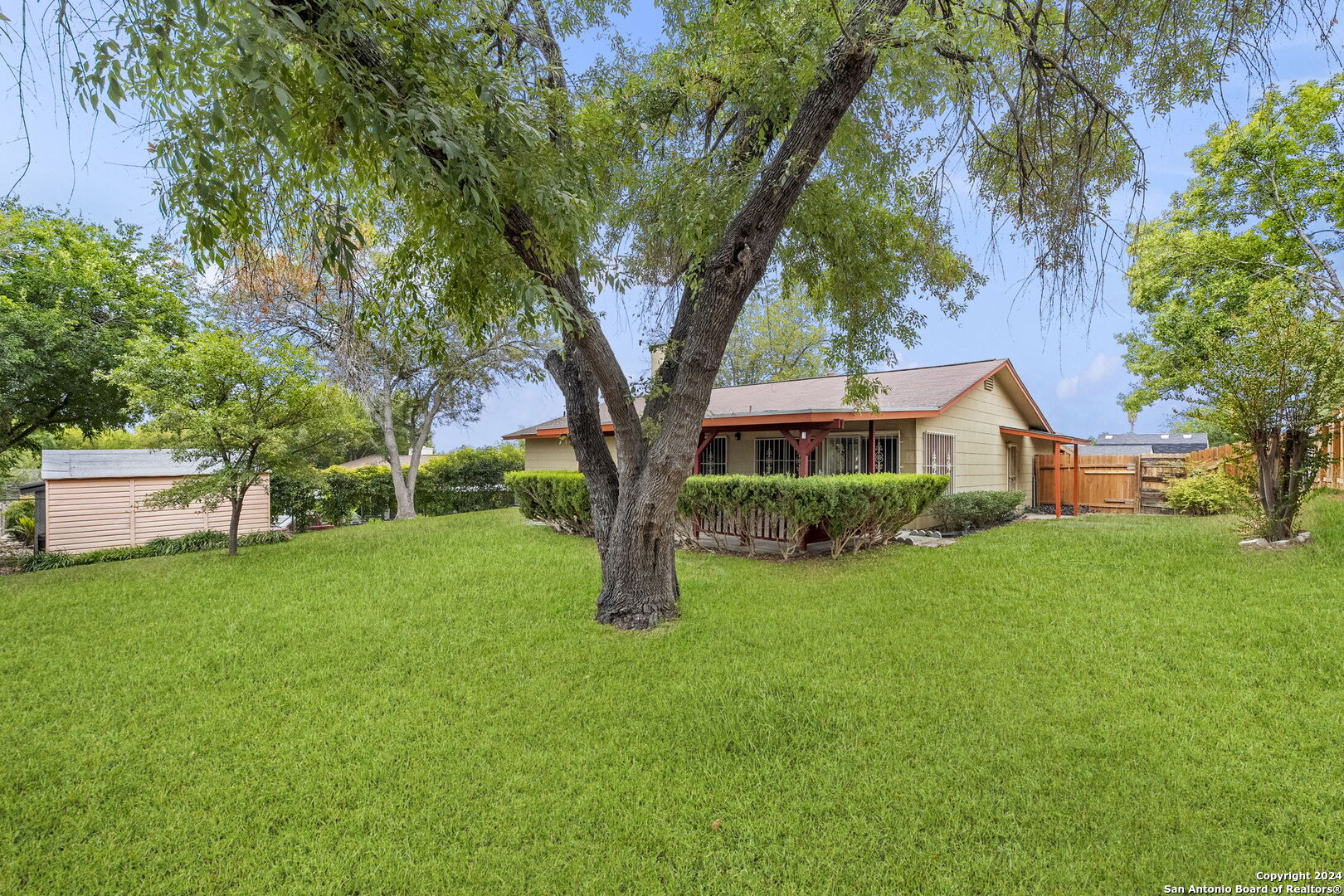 2042 FARMSVILLE DR