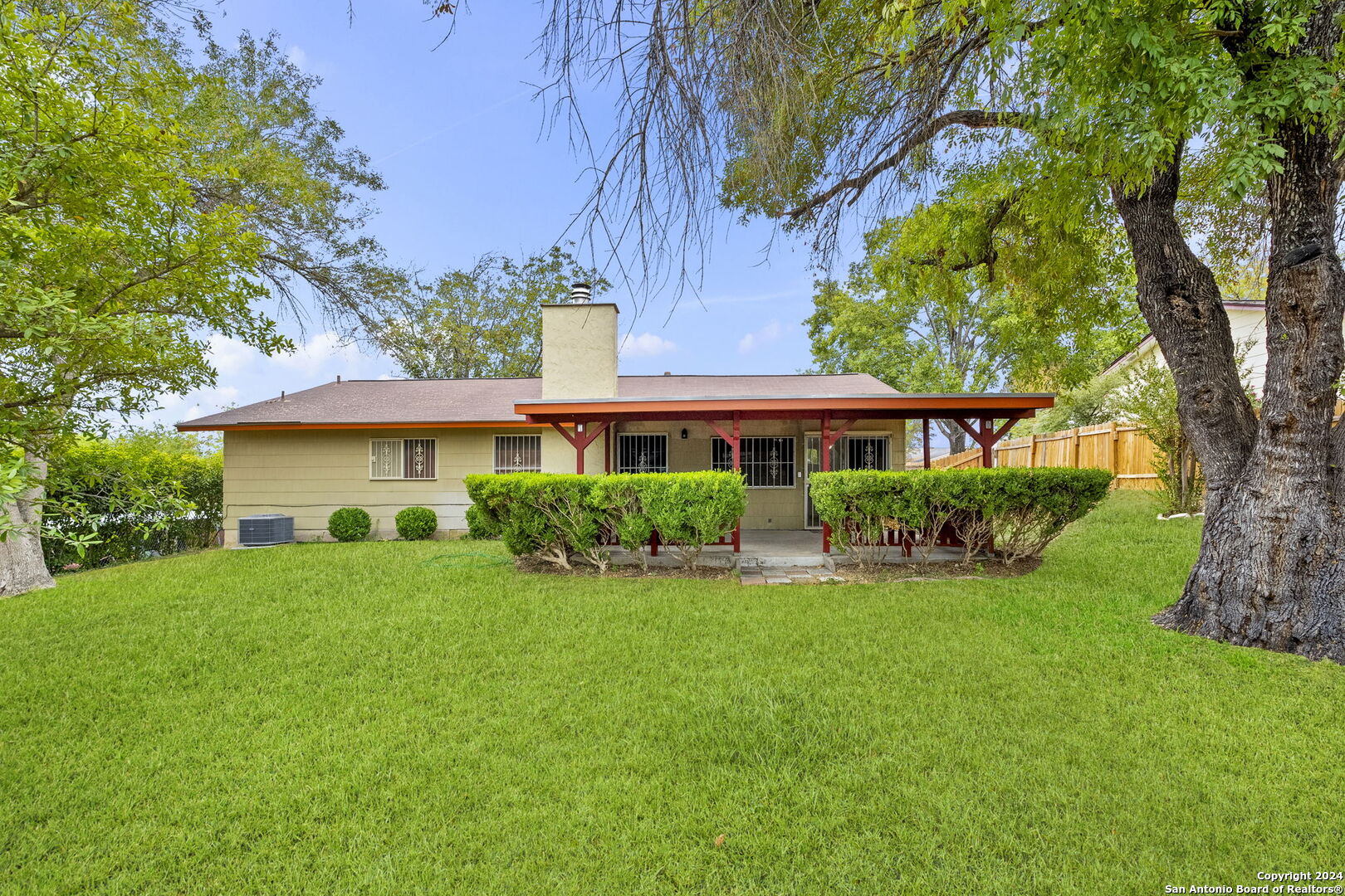 2042 FARMSVILLE DR