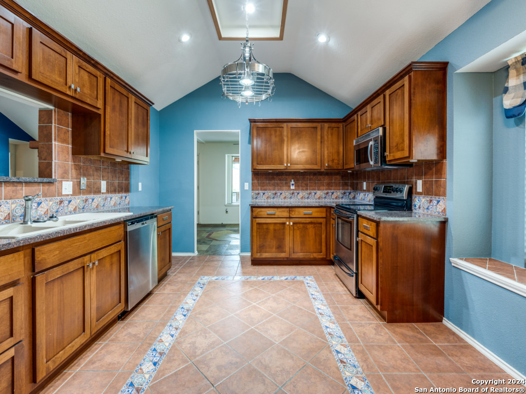 7709 FOREST STREAM
