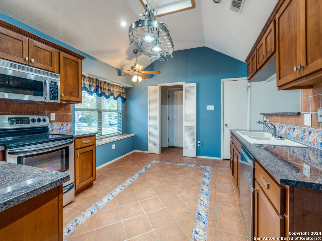 7709 FOREST STREAM