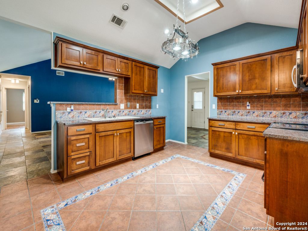 7709 FOREST STREAM