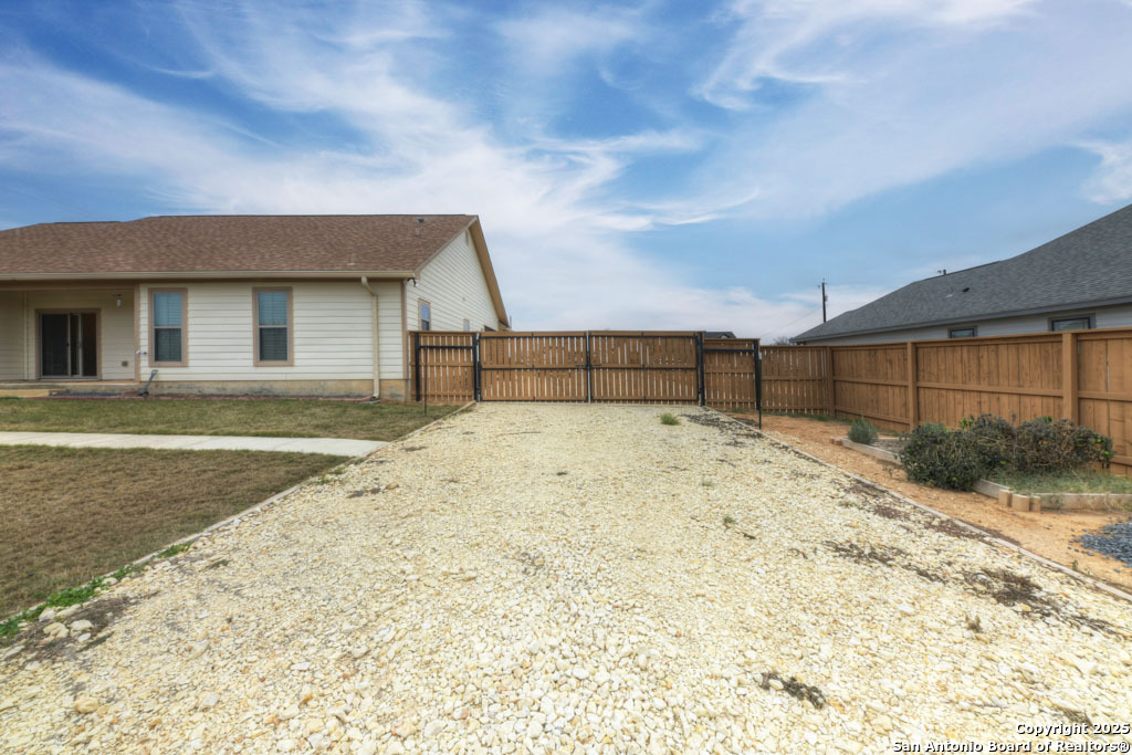 7415 MAVERICK HTS