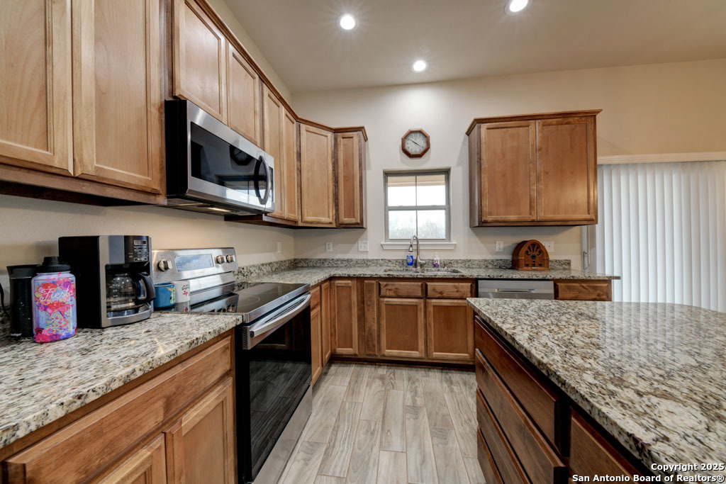 7415 MAVERICK HTS