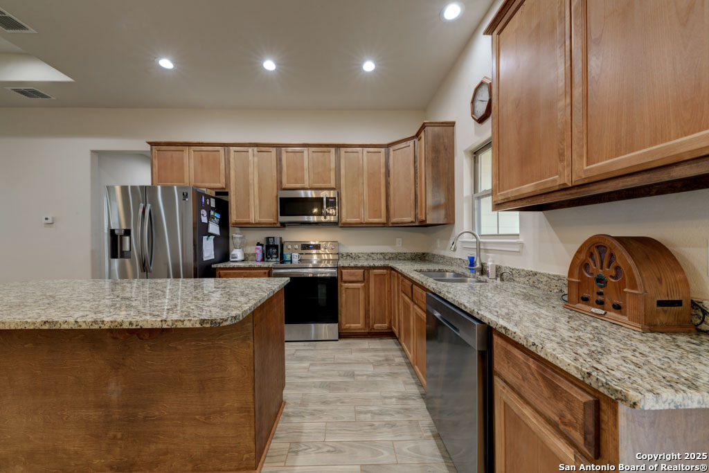 7415 MAVERICK HTS