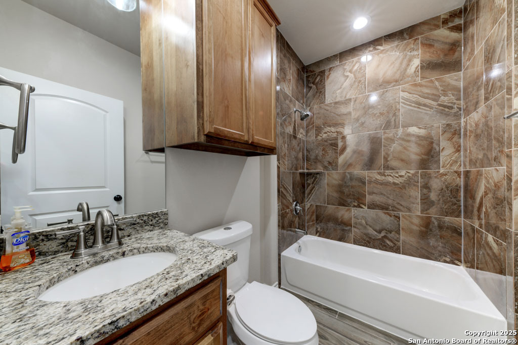 7415 MAVERICK HTS