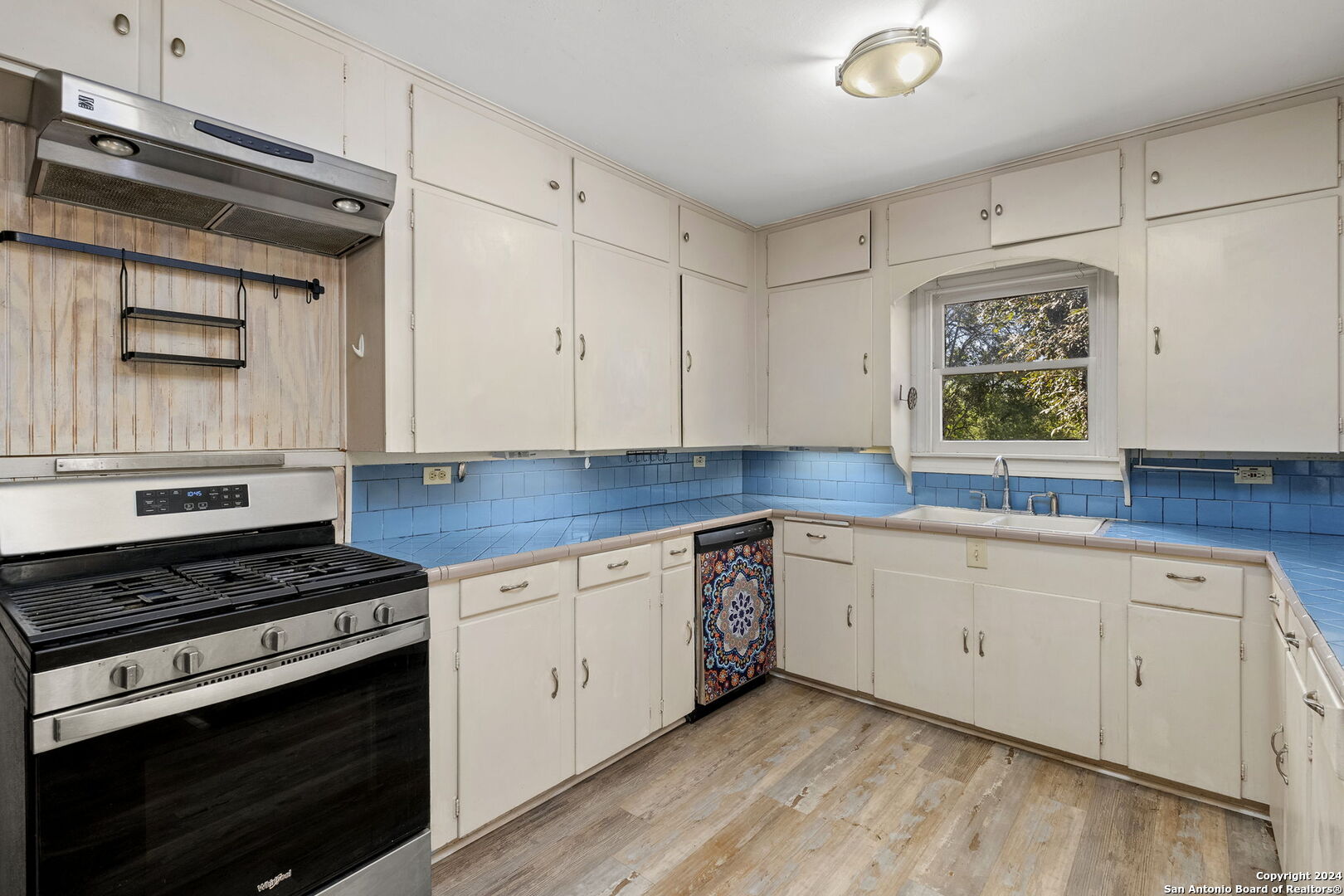 7003 W BEVERLY MAE DR