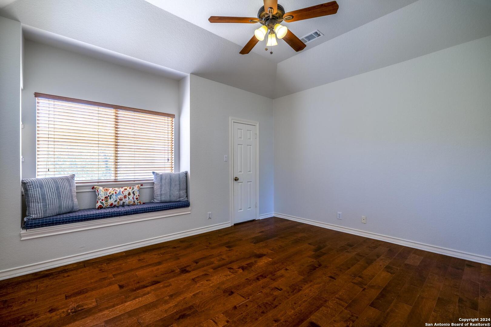 15603 WREN HVN