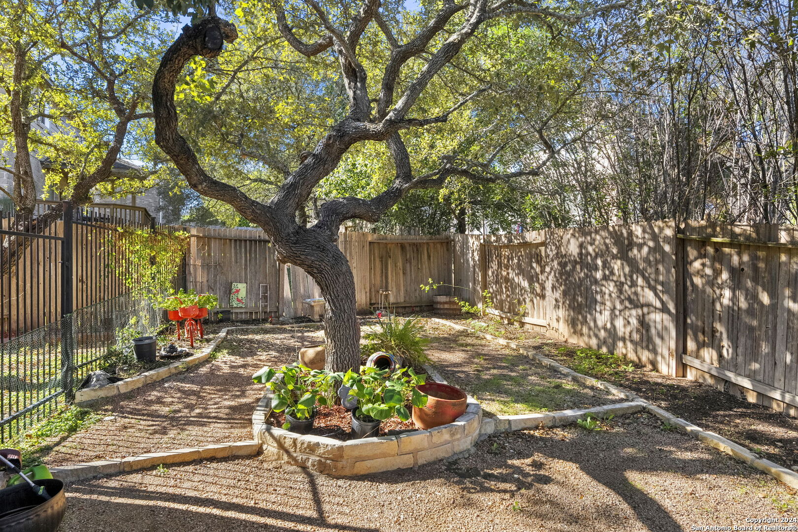 22019 RANIER LN