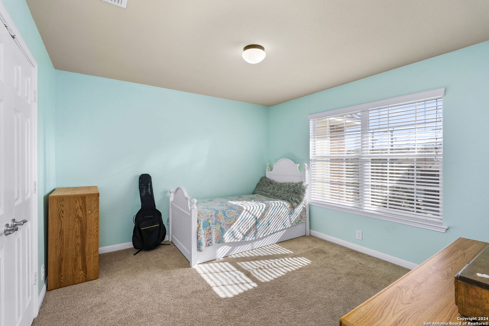 22019 RANIER LN