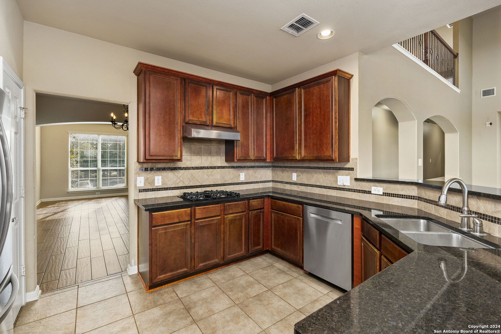 22019 RANIER LN
