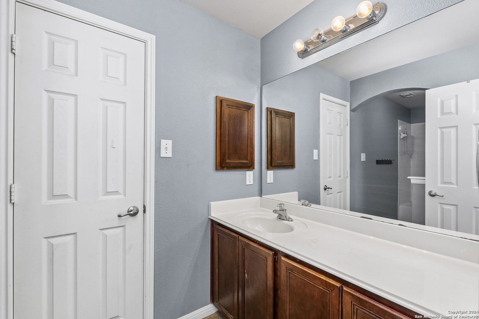 22019 RANIER LN