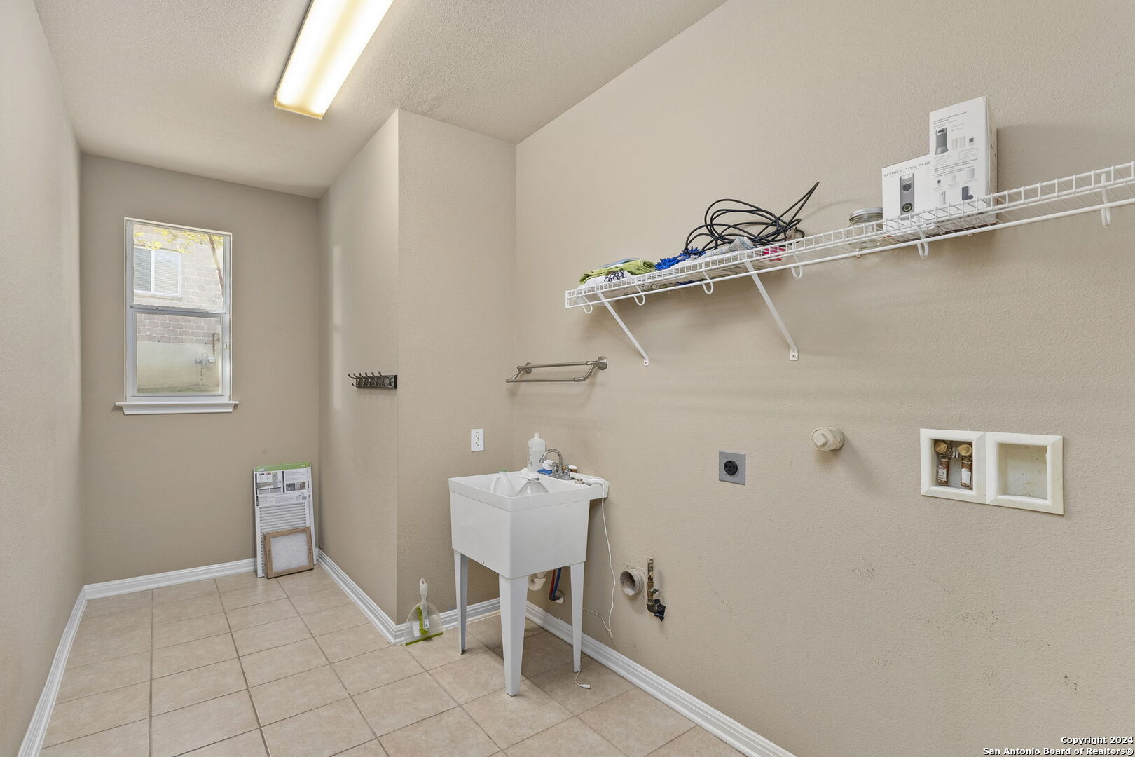 22019 RANIER LN