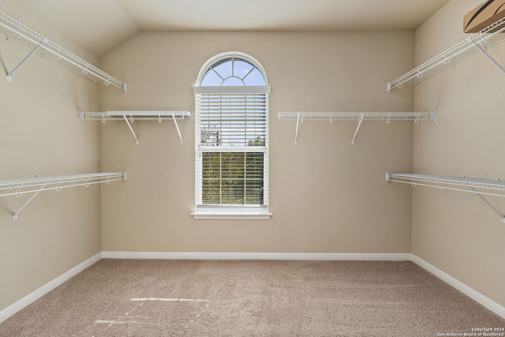 22019 RANIER LN