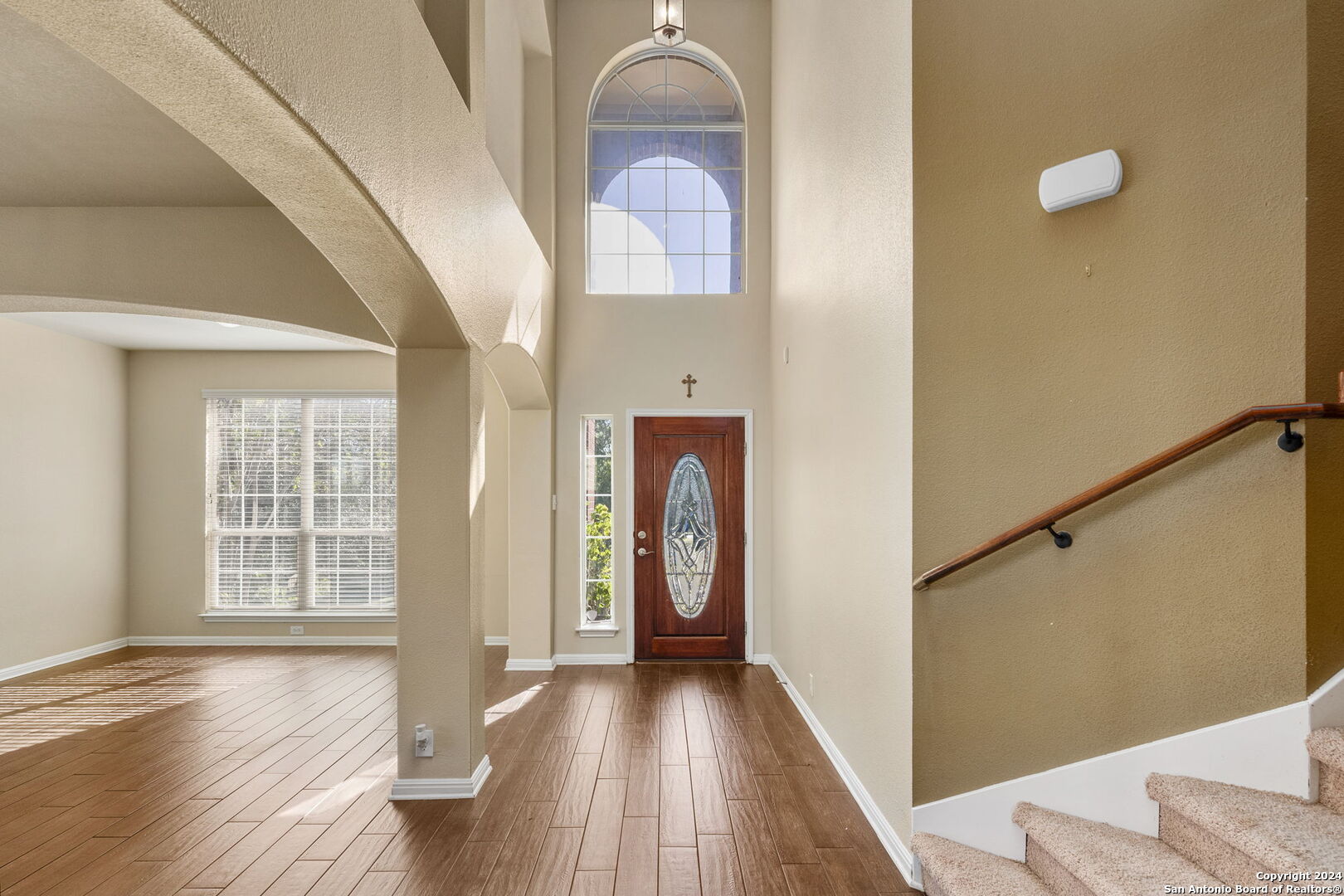22019 RANIER LN