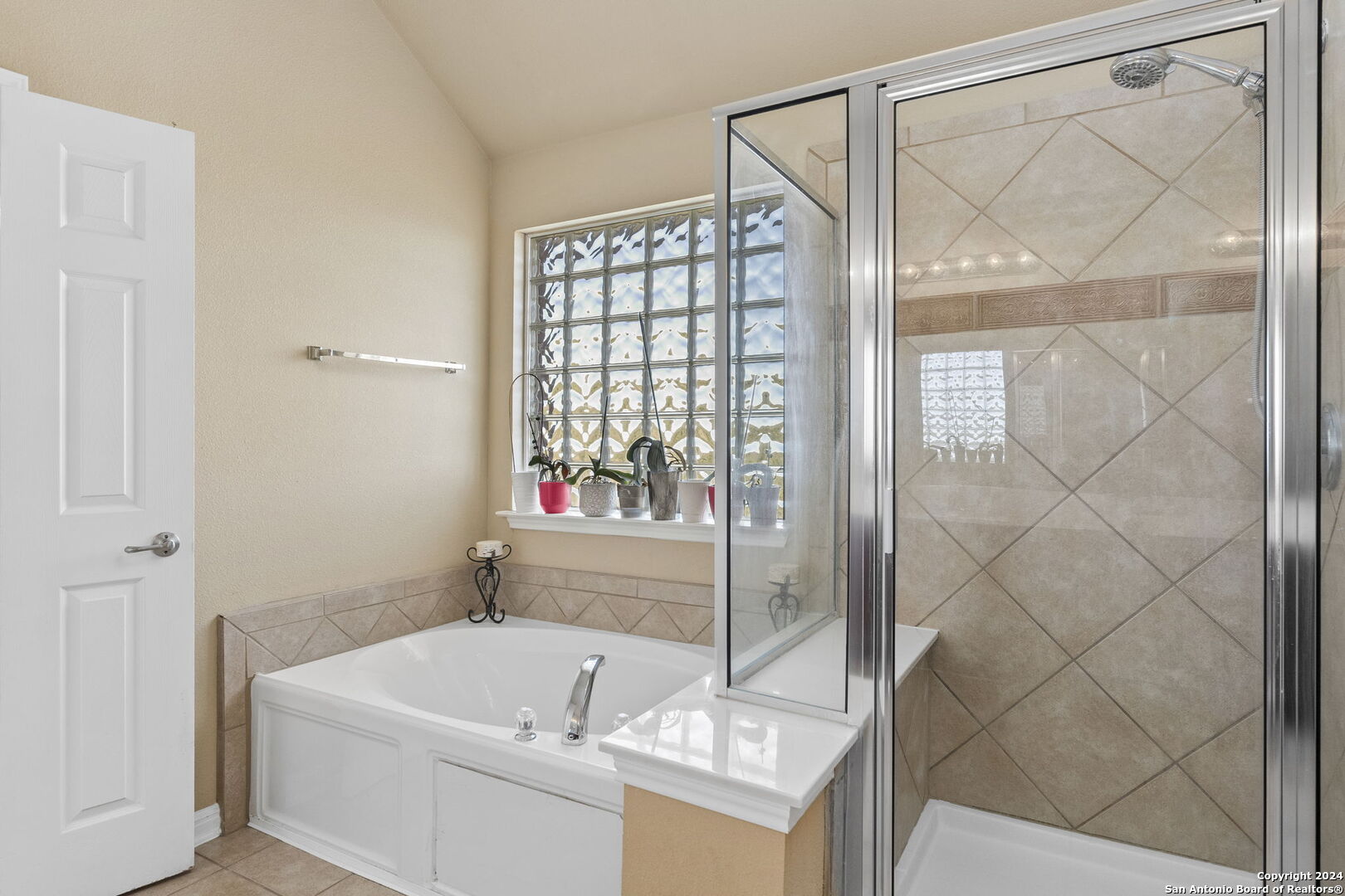 22019 RANIER LN