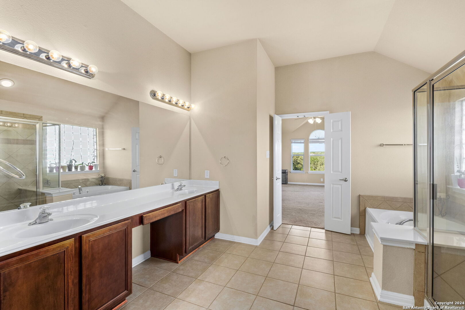 22019 RANIER LN