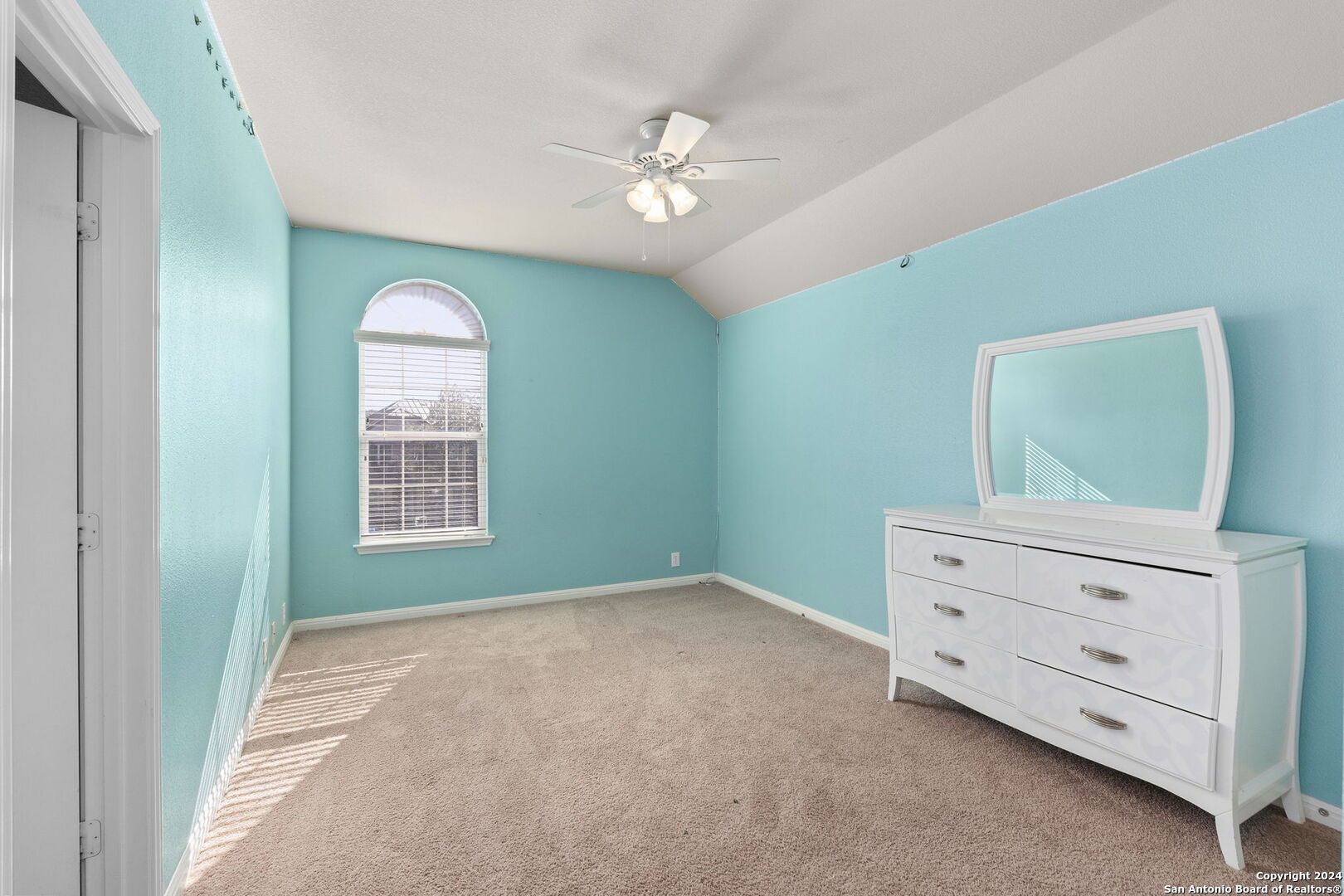 22019 RANIER LN