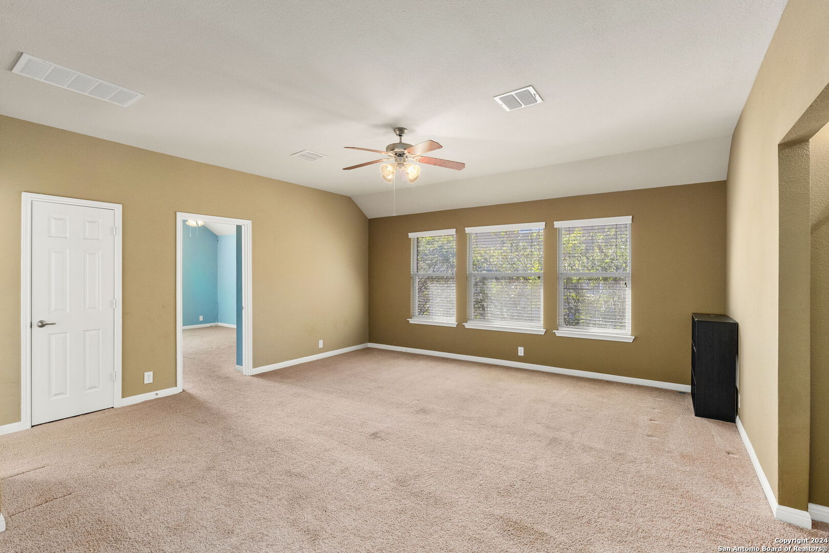 22019 RANIER LN