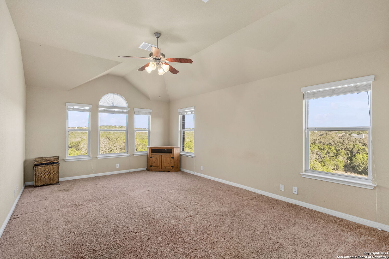 22019 RANIER LN