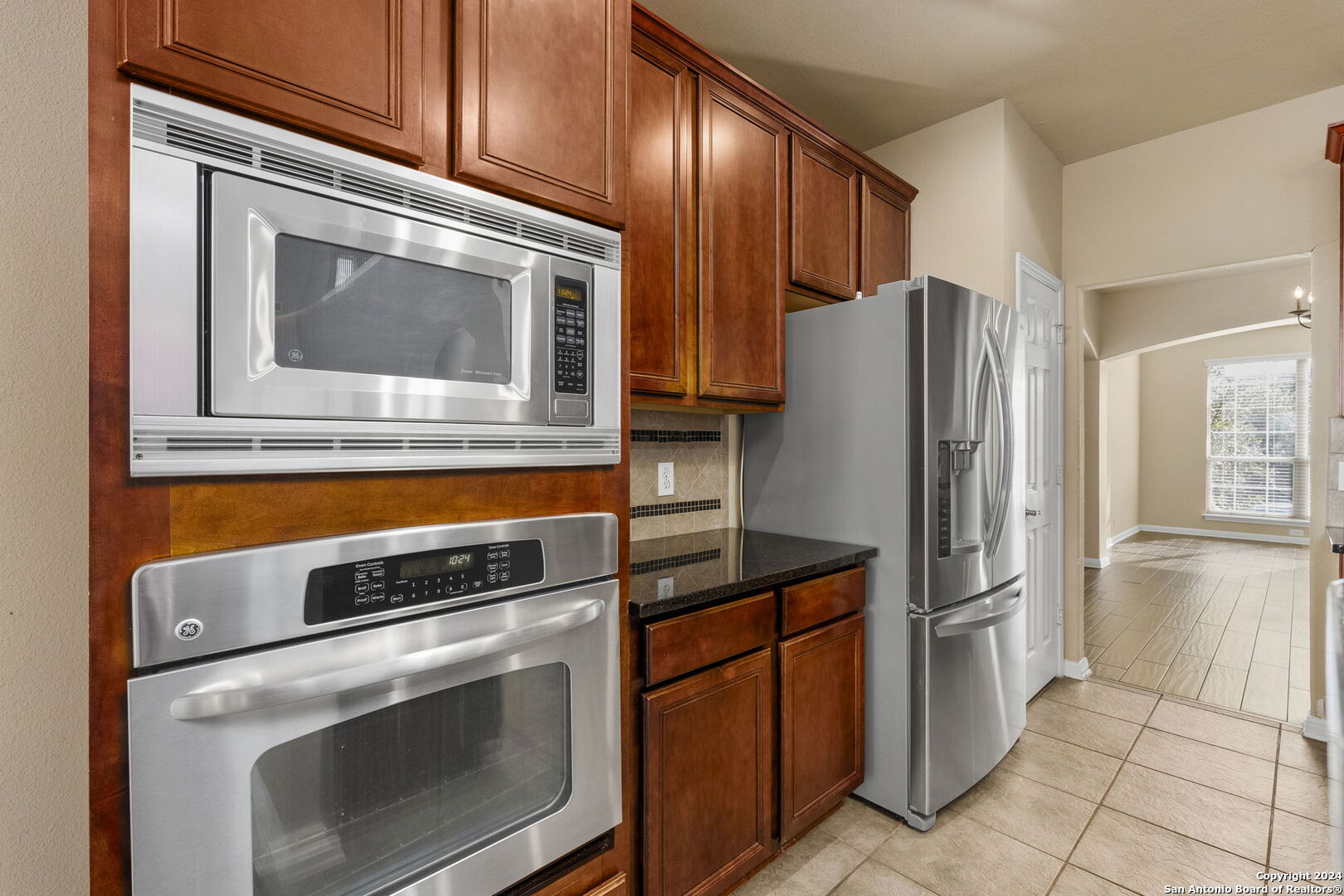22019 RANIER LN