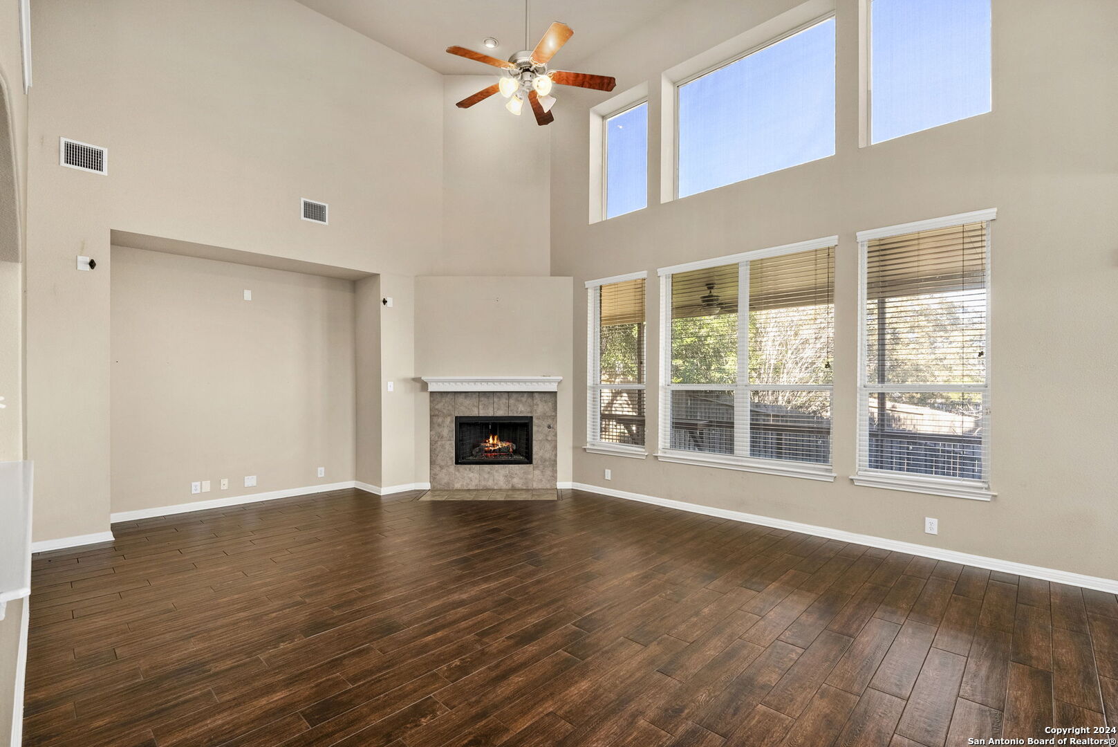 22019 RANIER LN