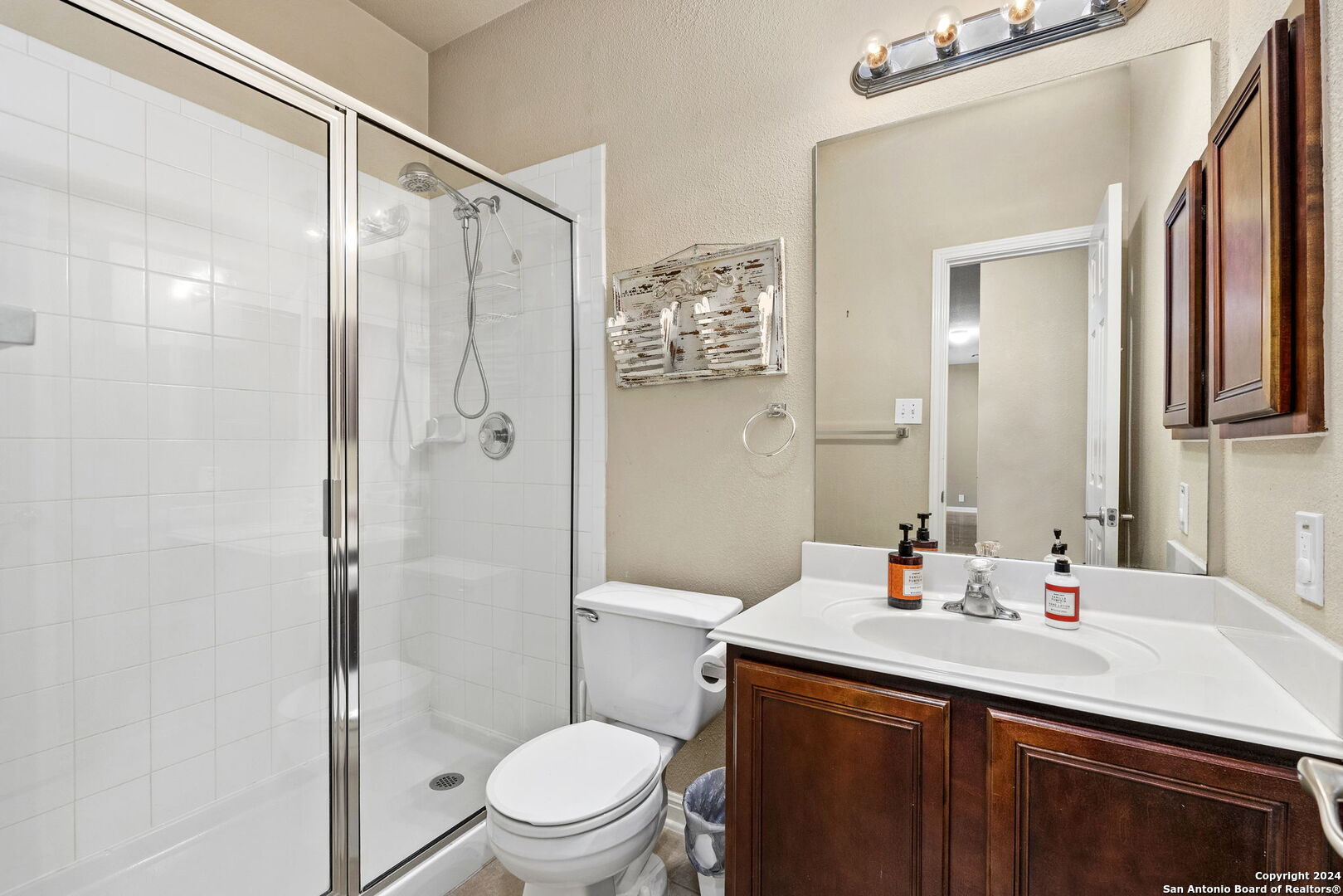 22019 RANIER LN