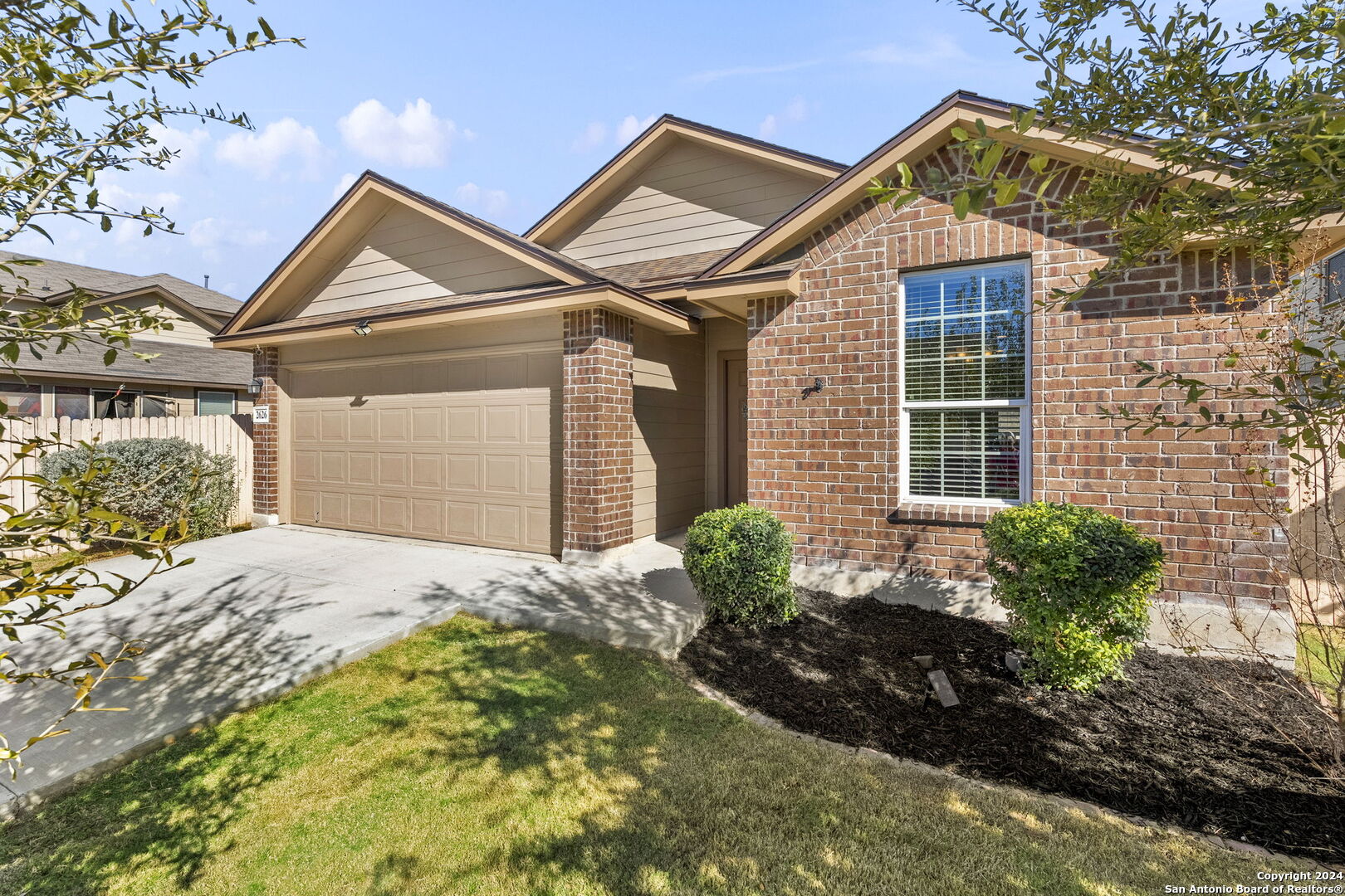 2626 Indian Forest