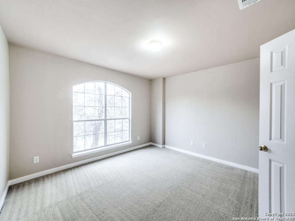 1215 GANTON LN