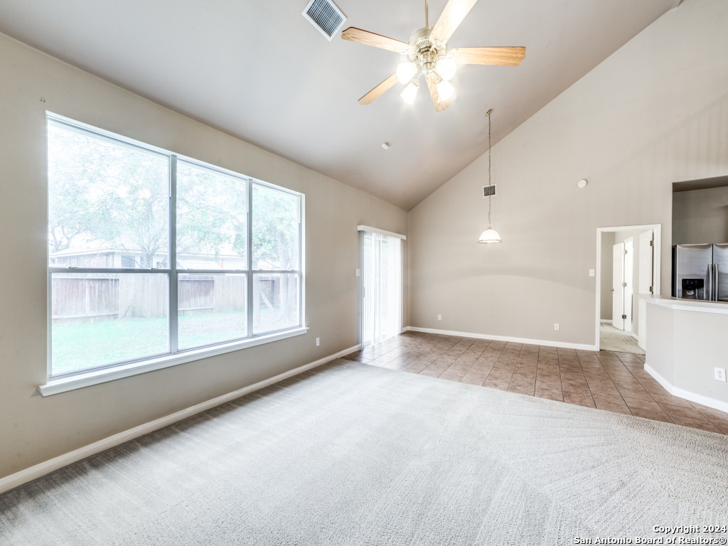 1215 GANTON LN
