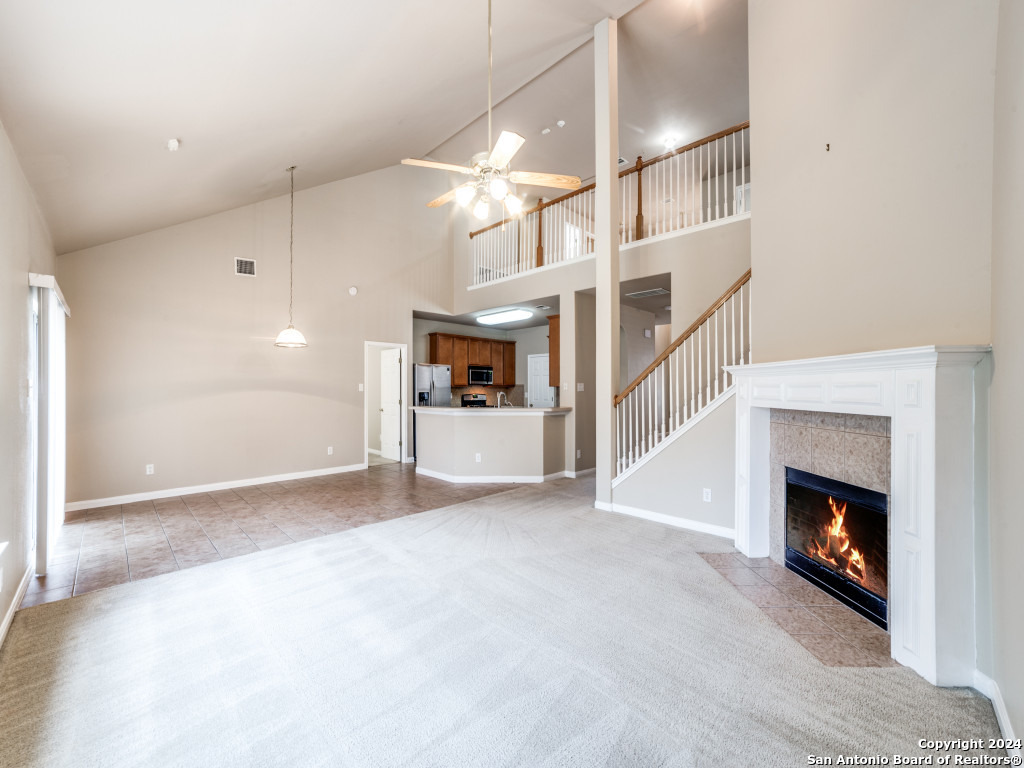 1215 GANTON LN