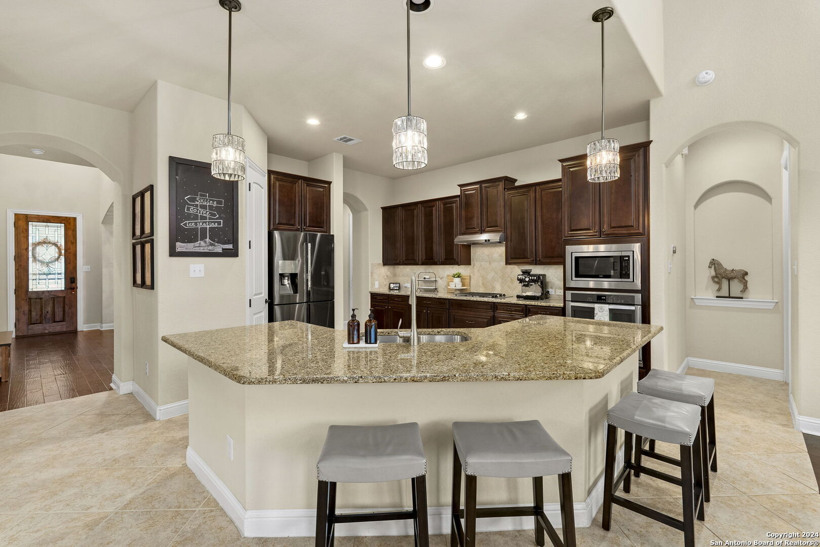 11709 CYPRESS BARN