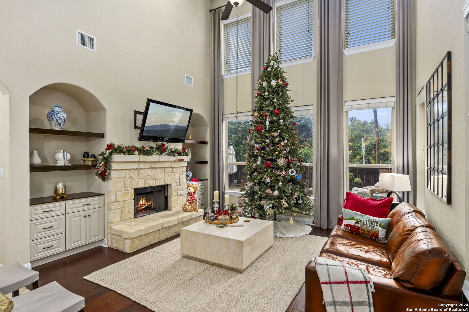 11709 CYPRESS BARN