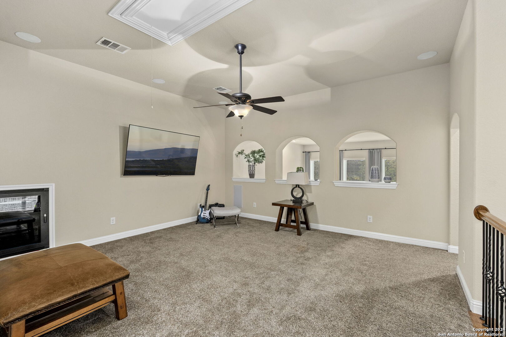 11709 CYPRESS BARN