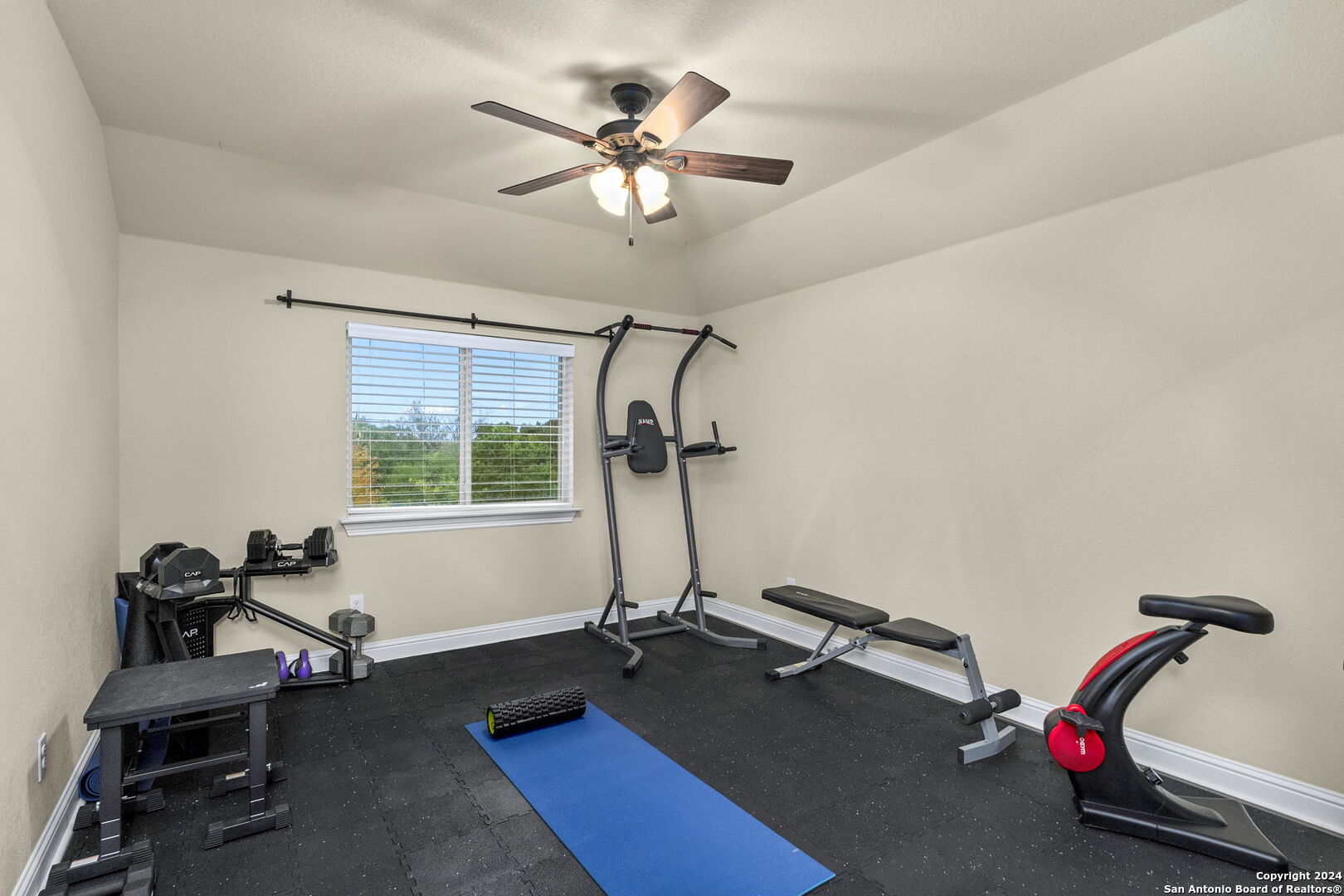 11709 CYPRESS BARN