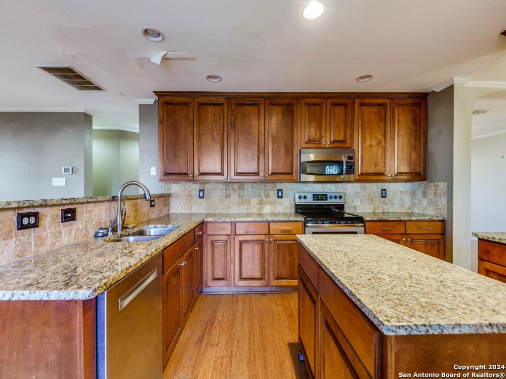 3505 HAMILTON PL